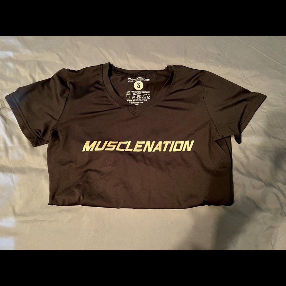 Black & gold Small Musclenation Workout Tee